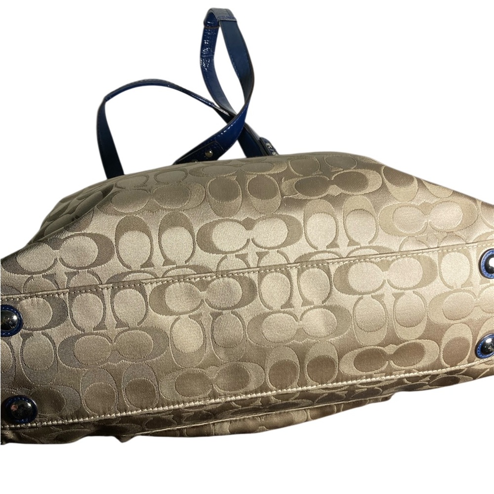 Coach Penelope  Signature Tote SHOULDERBAG - Picture 3 of 13